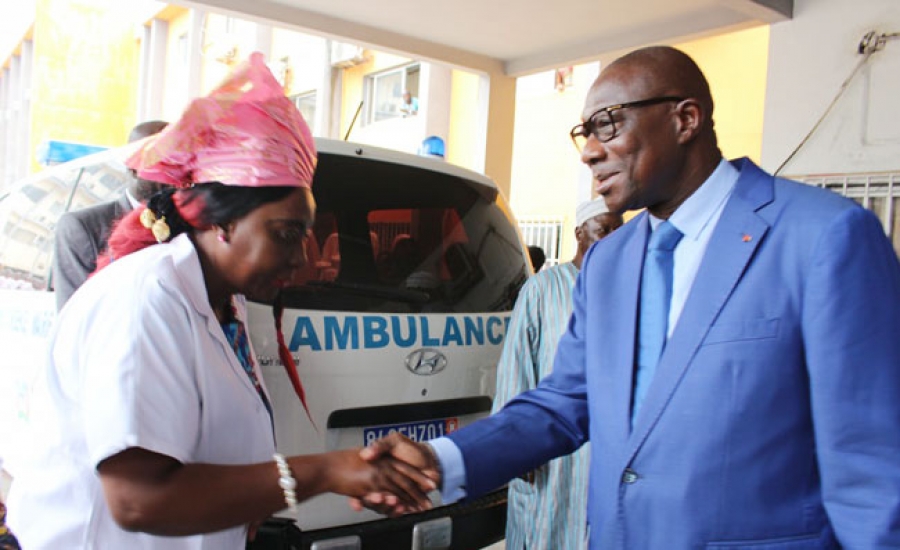 L'OPPOSANTE AGNÈS MONNET, QUI RECONNAIT LAURENT GBAGBO COMME LE PRÉSIDENT DU FRONT POPULAIRE IVOIRIEN (FPI, OPPOSITION)